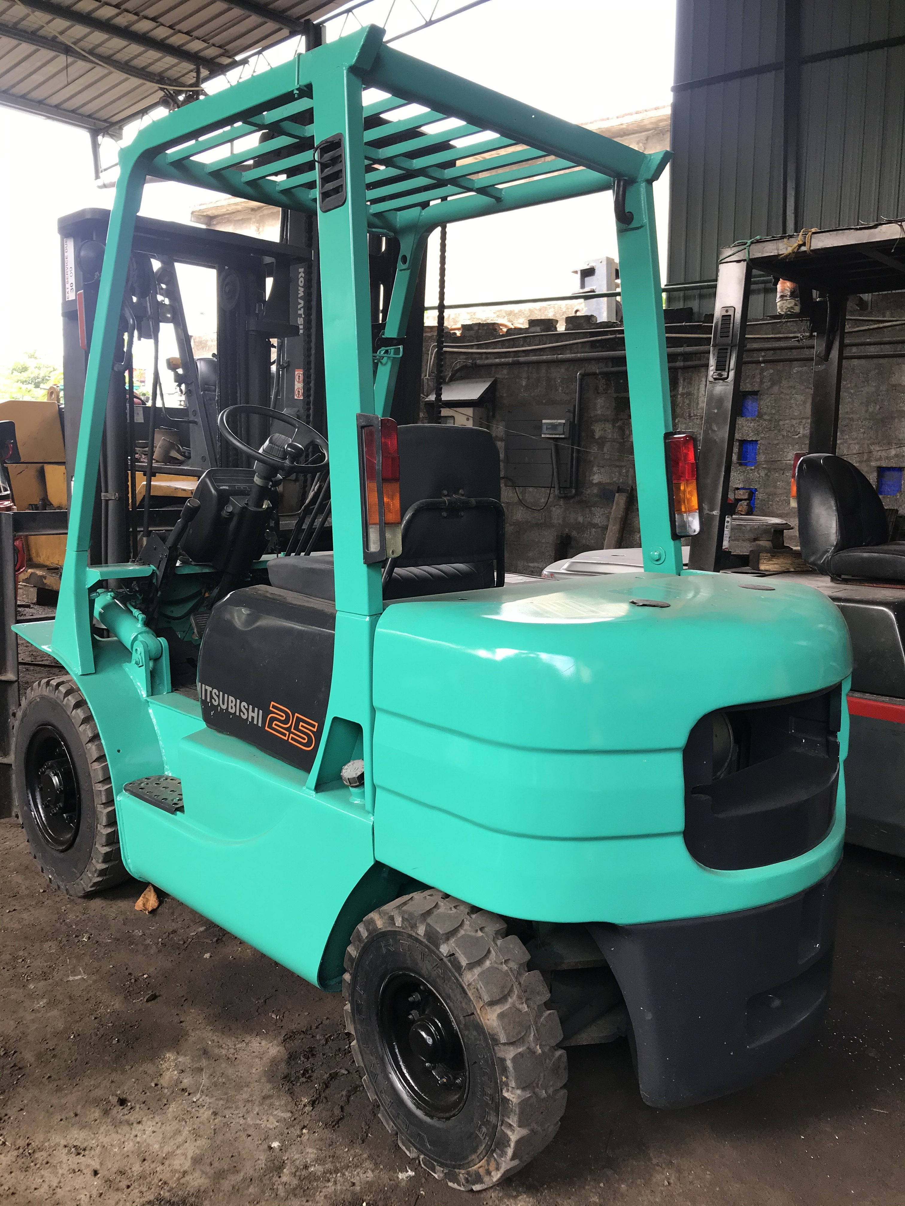 Forklift Rentals And Hiring In Srilanka Mitsubishi 2 5 Ton Forklift